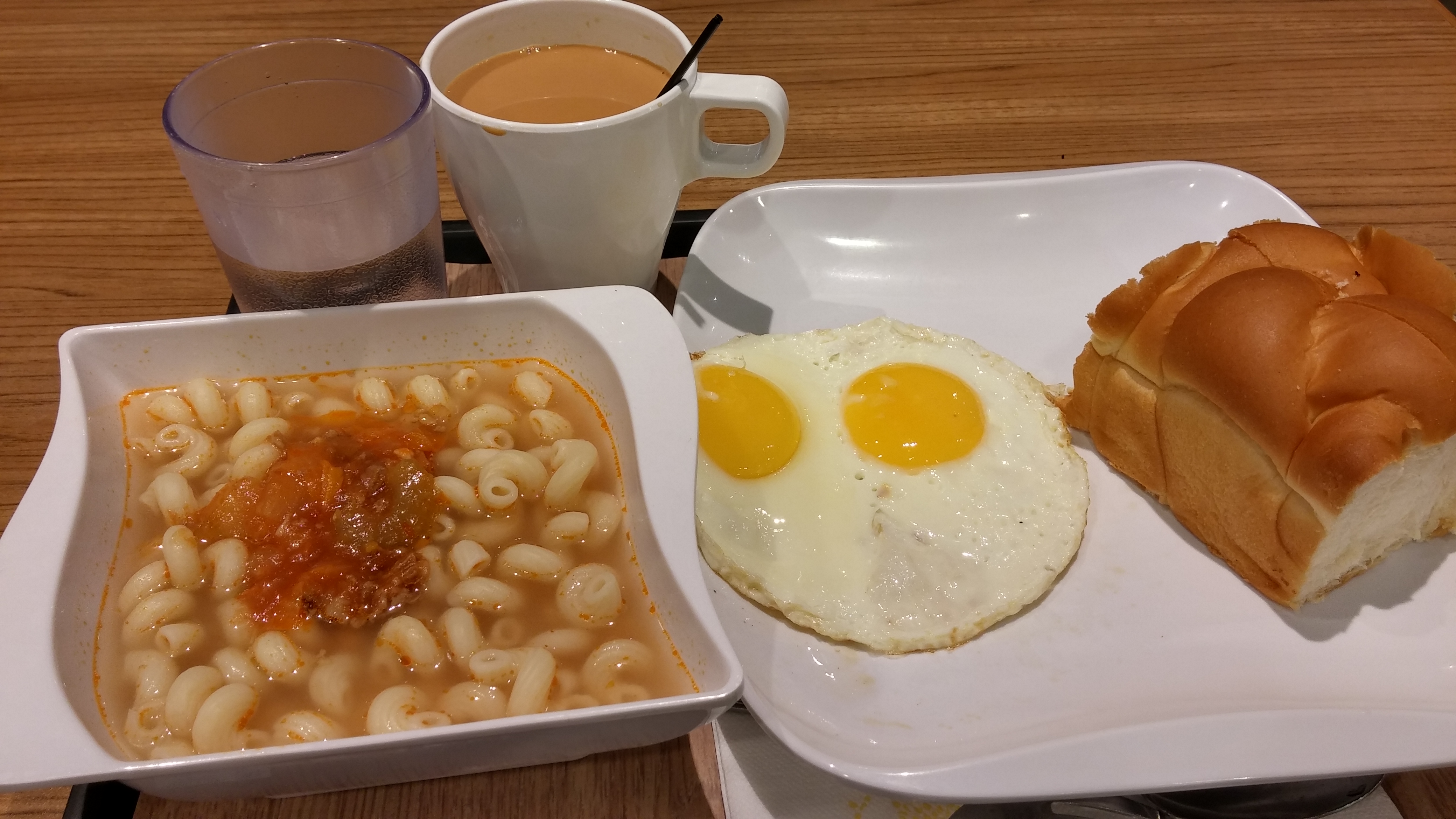 Enjoy breakfast at Hong Kong fast food shop