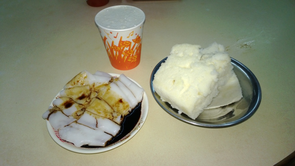 Rice roll sponge cake and soy bean milk