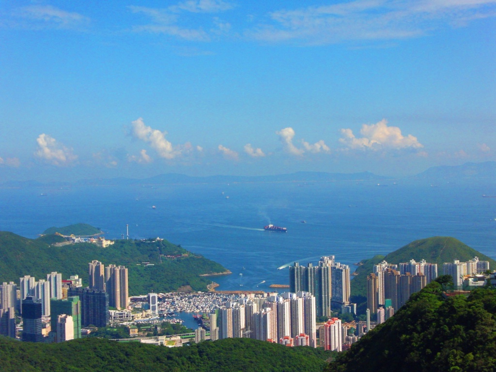 See the amazing view on the scenic drive at the Victoria Peak