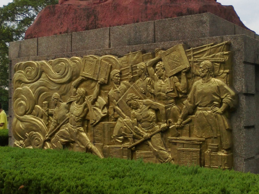 Relief sculpture shows the destruction of opium at Humen before the Opium War