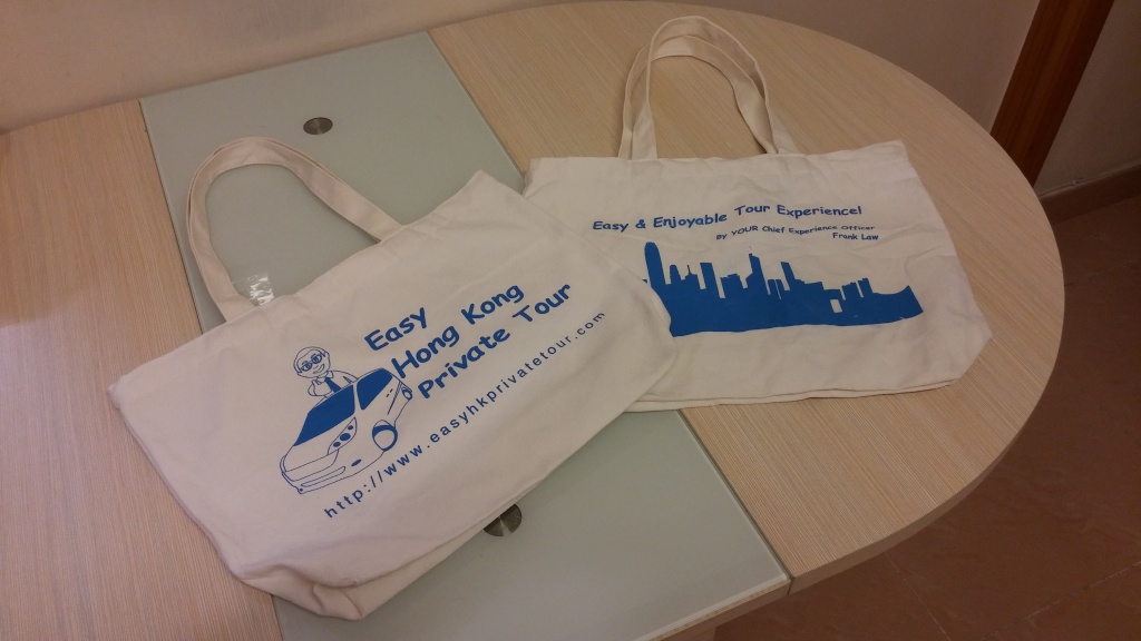 The front and the back of Easy Hong Kong Private Tour canvas bag