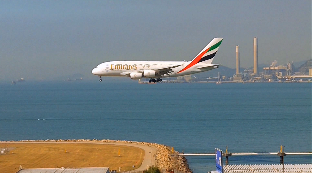 Frank the tour guide cures your wanderlust by his landing at Hong Kong Airport video