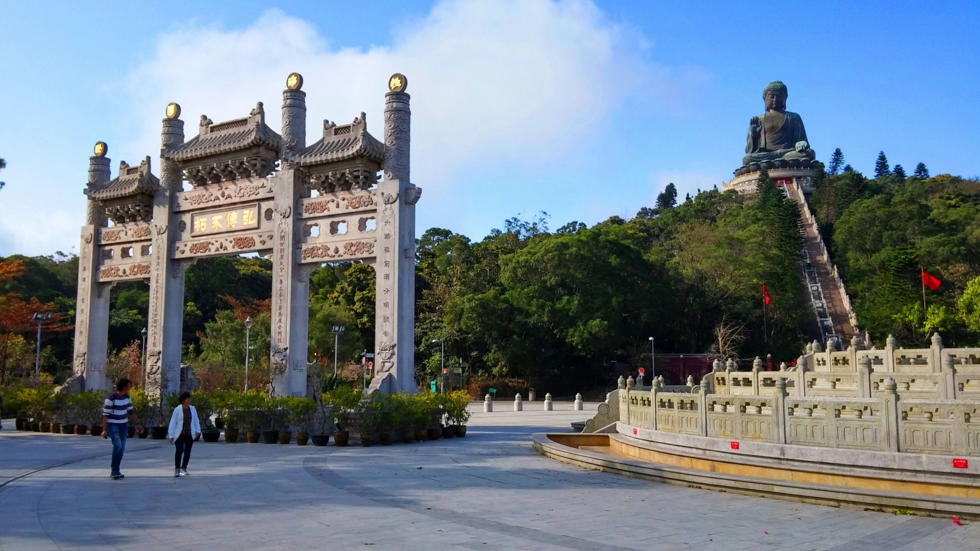 Big-Buddha-and-Po-Lin-Monastery-Archway