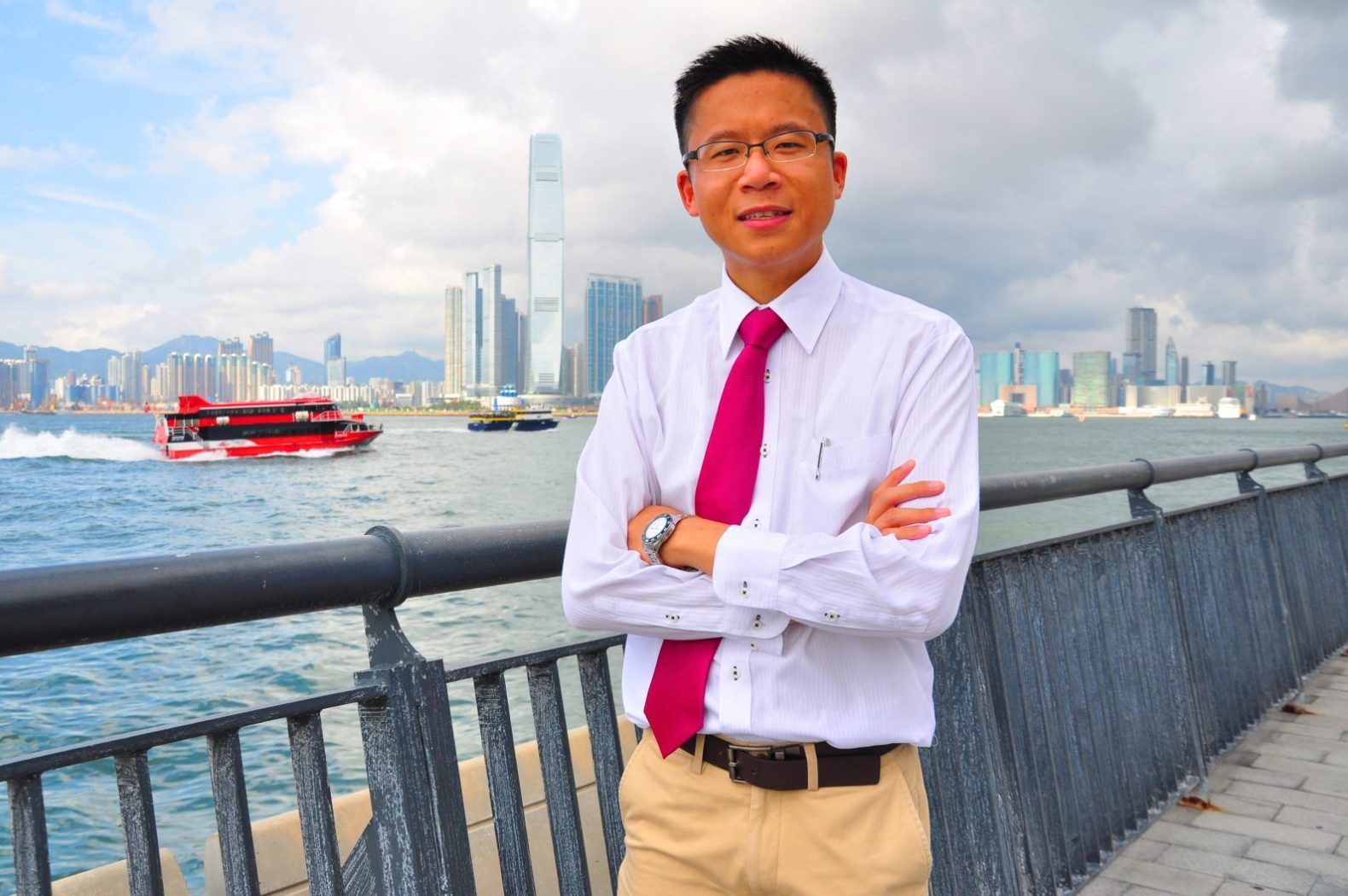 Founder-of-Easy-Hong-Kong-Private-Tour-Frank-the-tour-guide