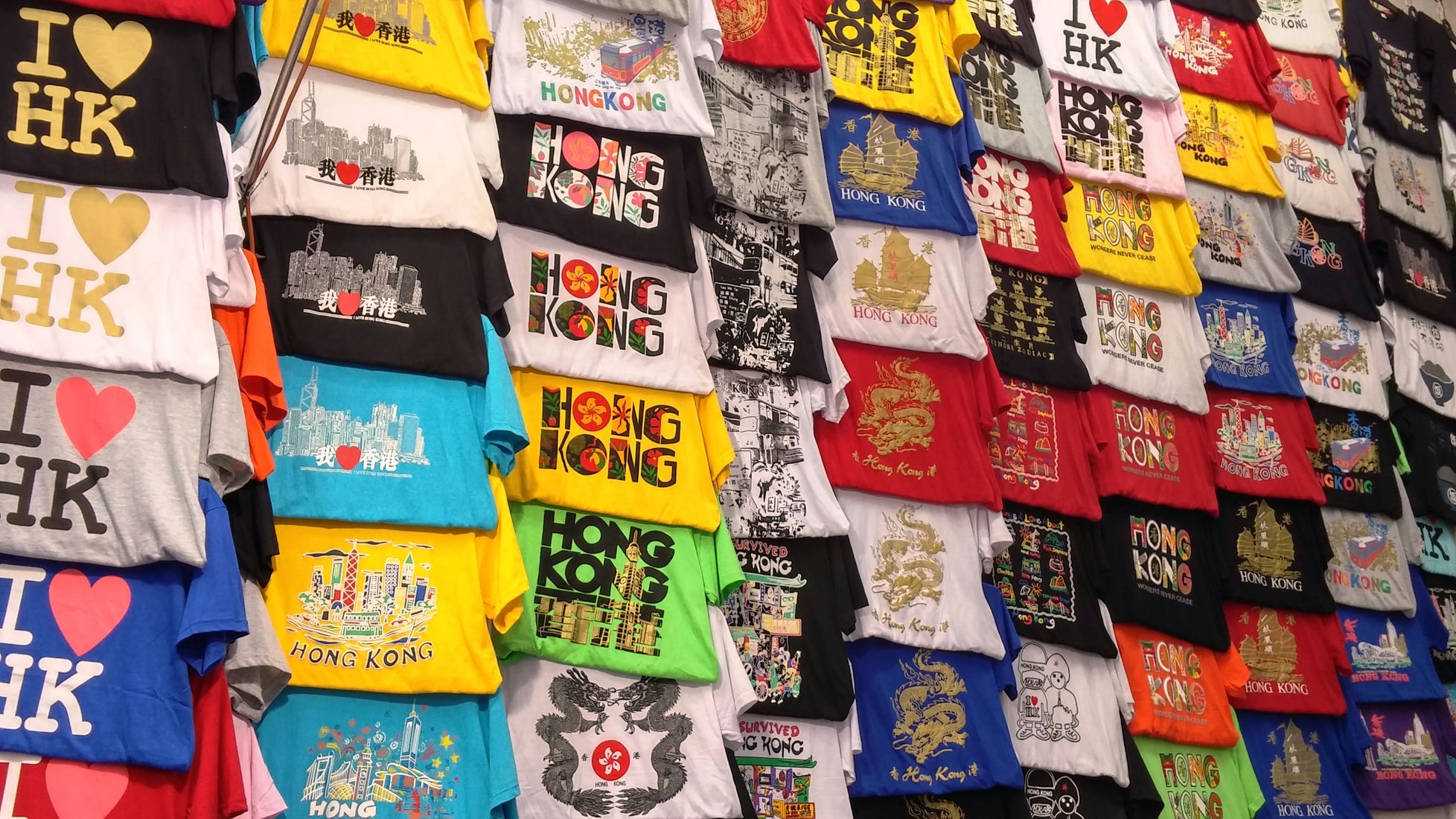 Mong-Kok-Ladies-Market-T-shirts-stall