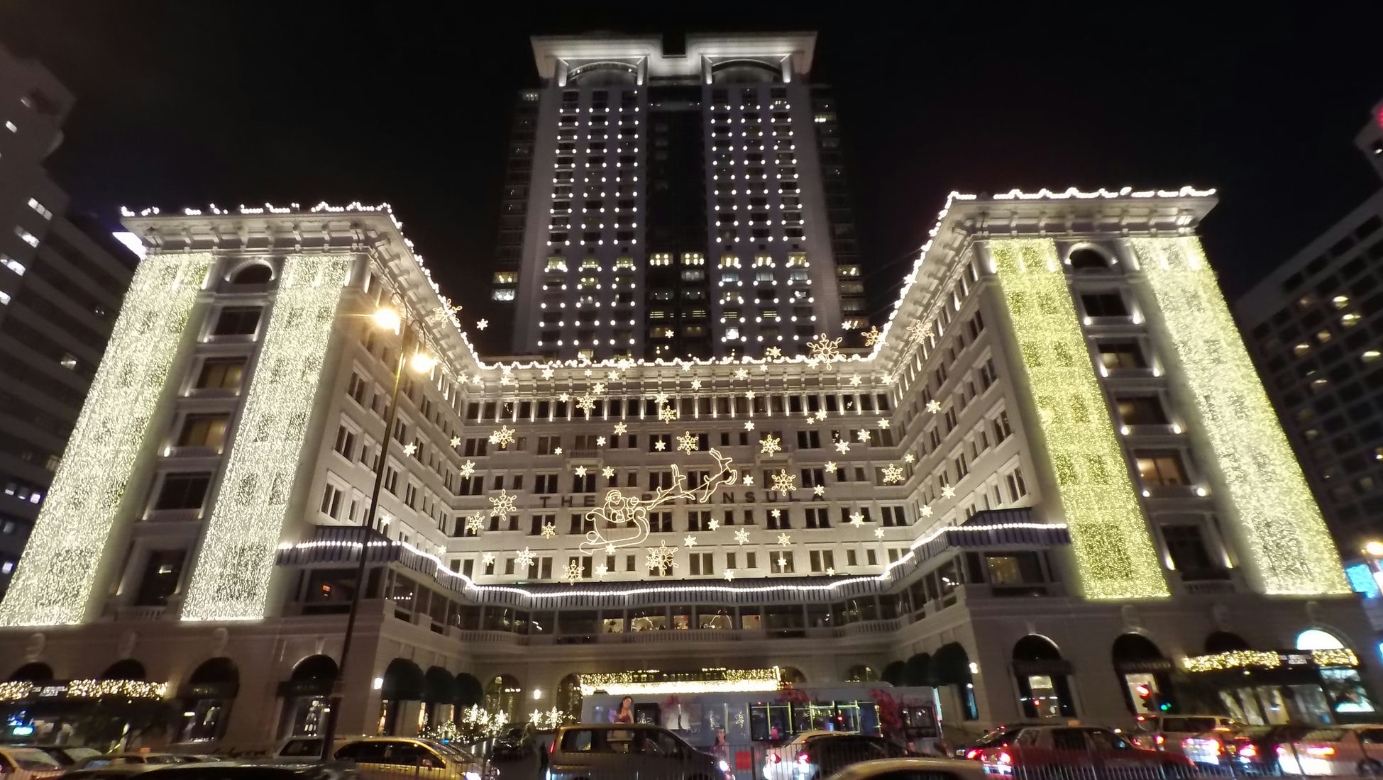 Peninsula-Hotel-night-view