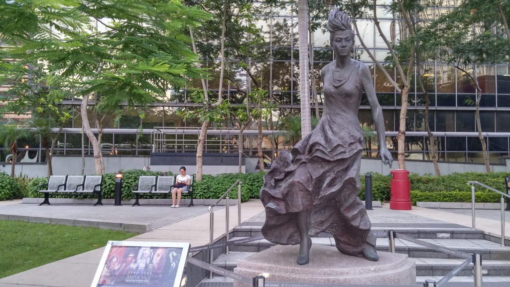 anita mui statue garden of stars