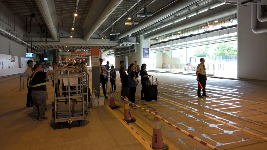 Kai Tak taxi stand full of people