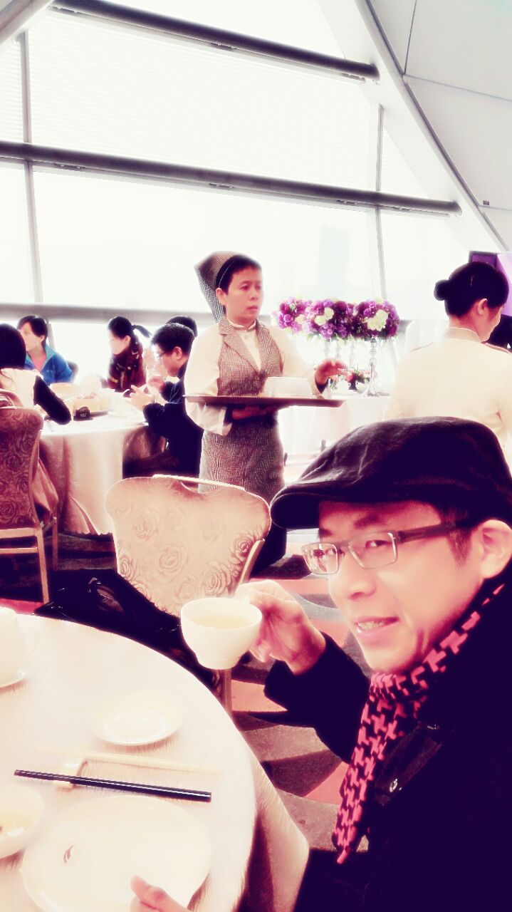 Frank enjoys morning tea at the dim sum restaurant.