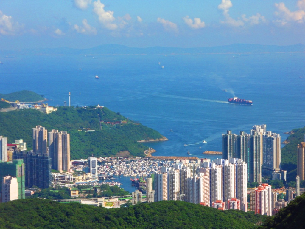 Aberdeen Fishing Village and Ocean Park from the Mount Kellett Road at Victoria Peak