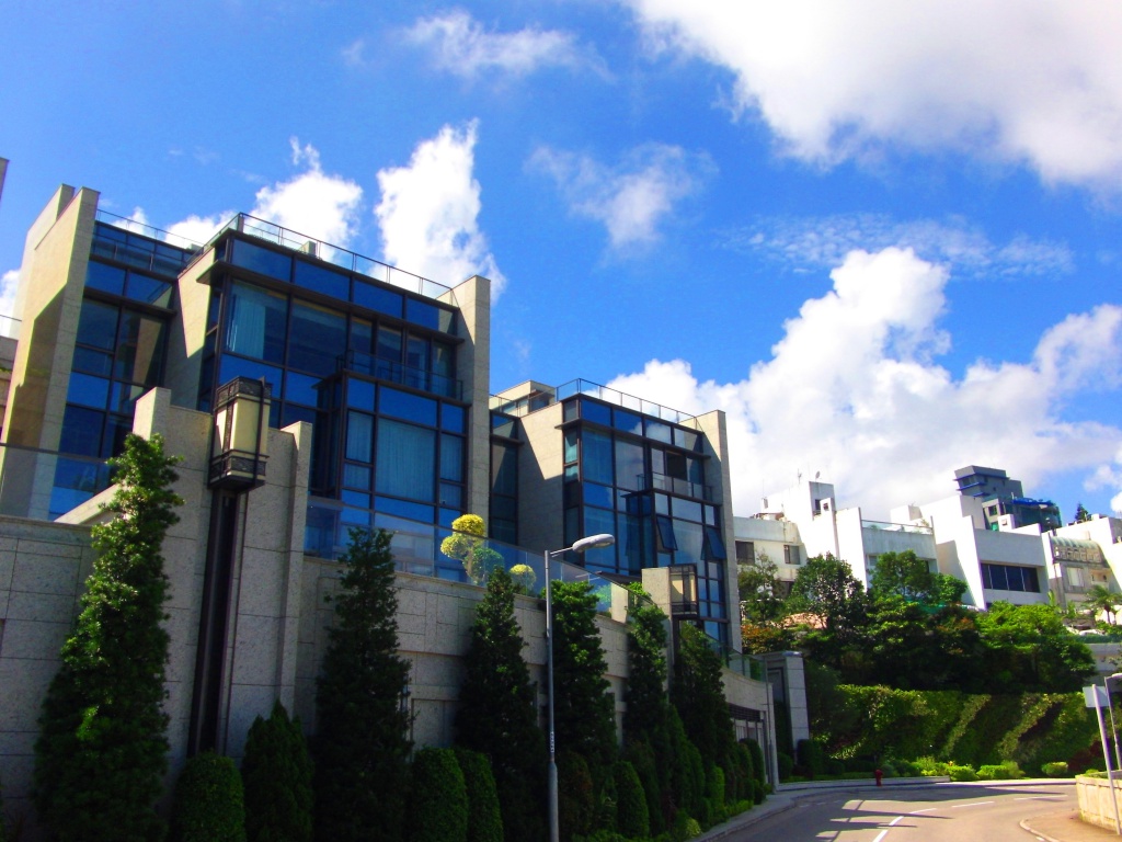 Expensive houses on Mount Kellett Road at Victoria Peak