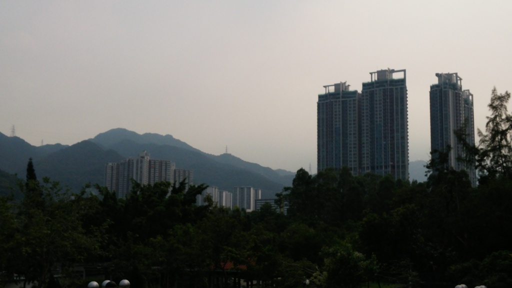 Tropical cyclone brings thick haze to Hong Kong