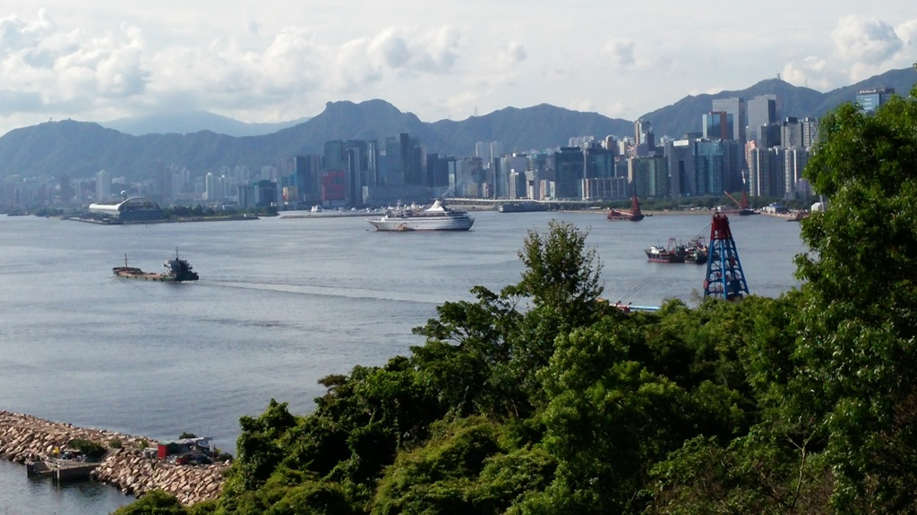 Enjoy nice view for Lion Rock and Kowloon at Hong Kong Museum of Coastal Defence