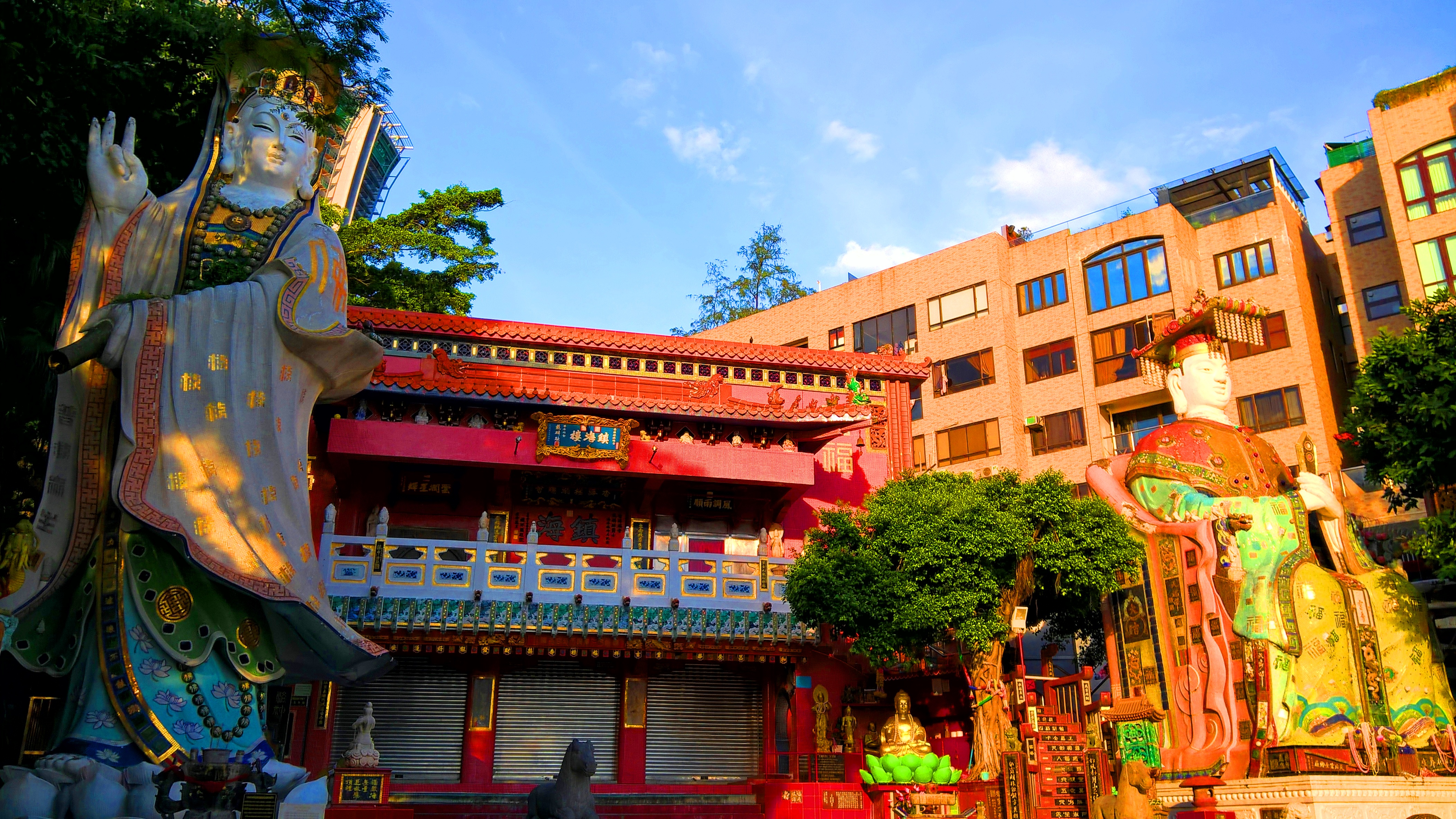 Repulse Bay Tin Hau and Kwun Yum Statue