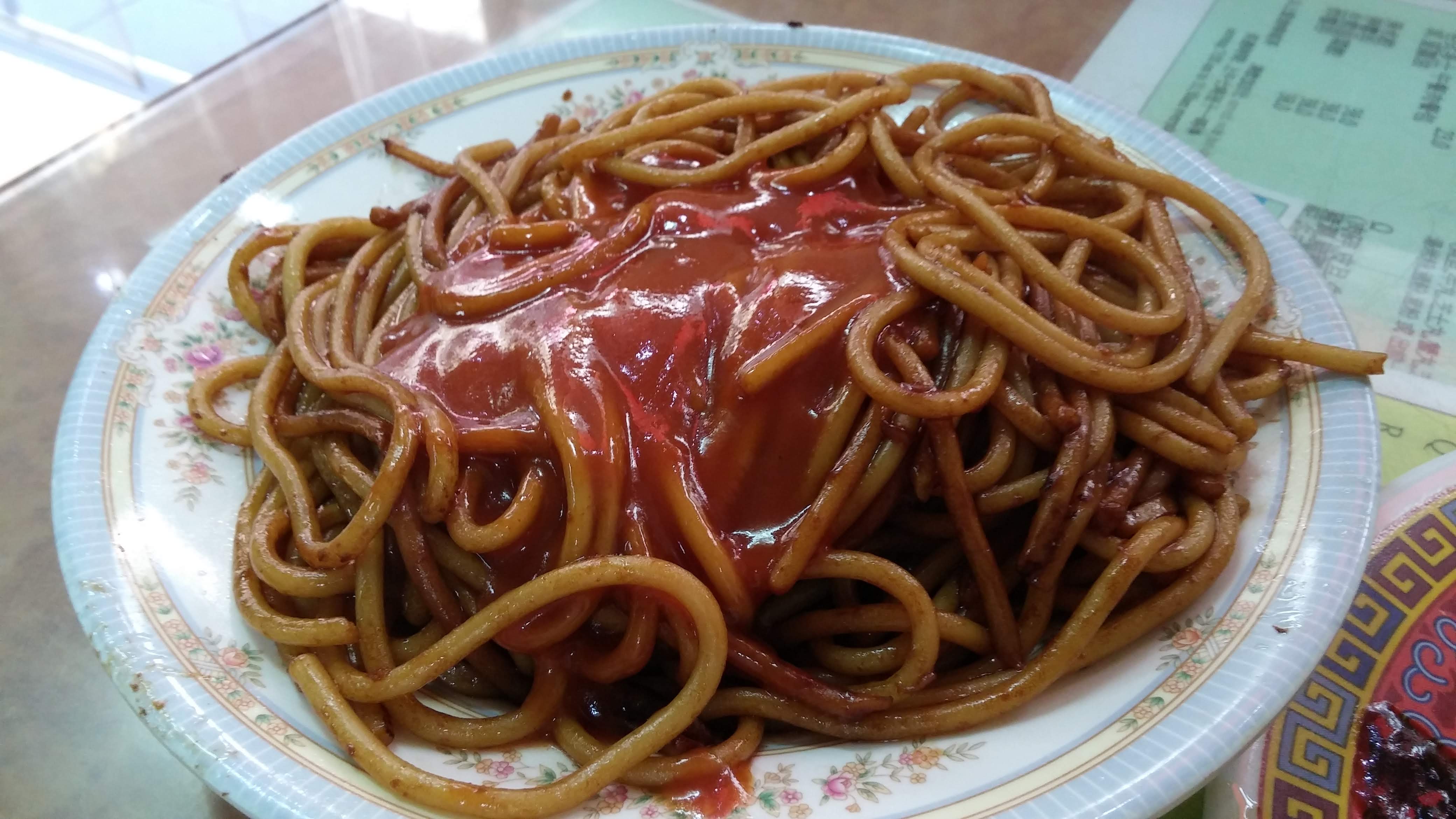 Spaghetti in soy sauce with ketchup