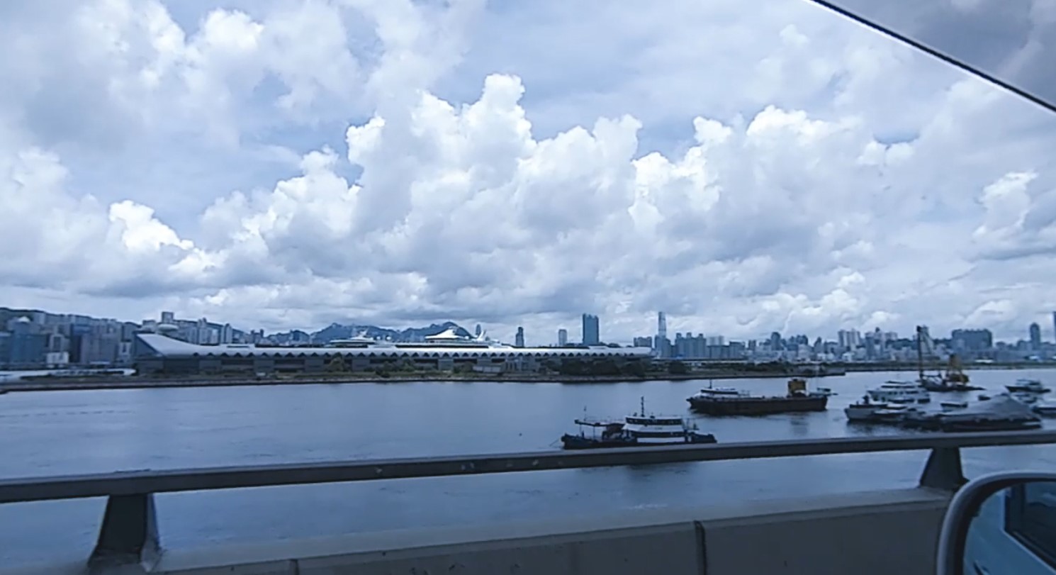 Enjoy good view on Kwun Tong Bypass scenic drive during Frank's private car tour