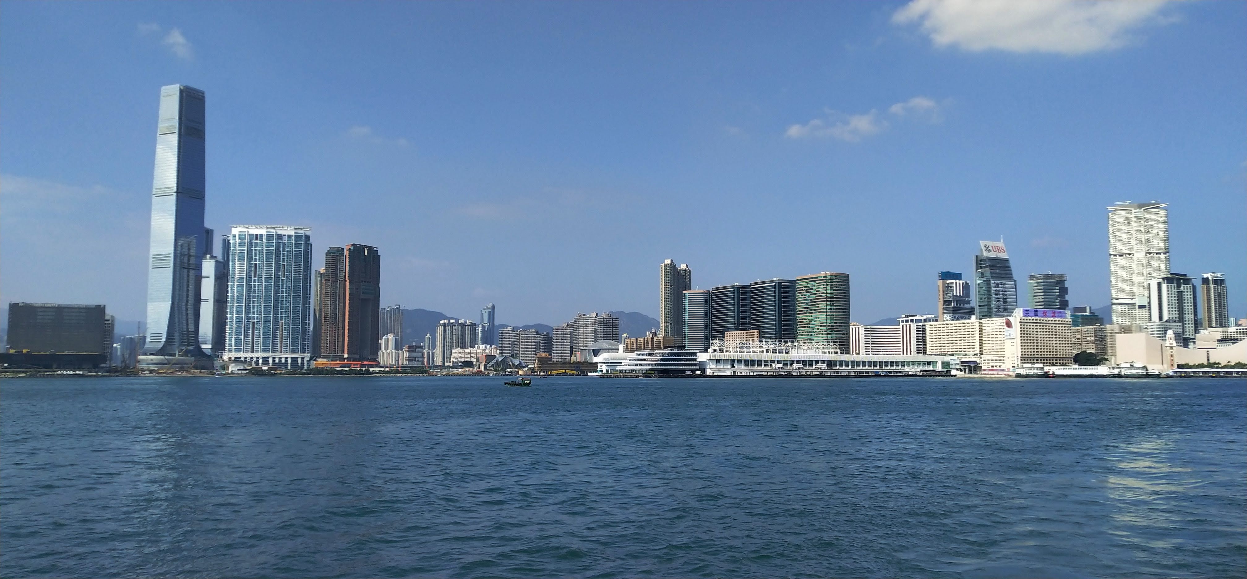 High visibility gives travelers a clear and nice view of Hong Kong skyline