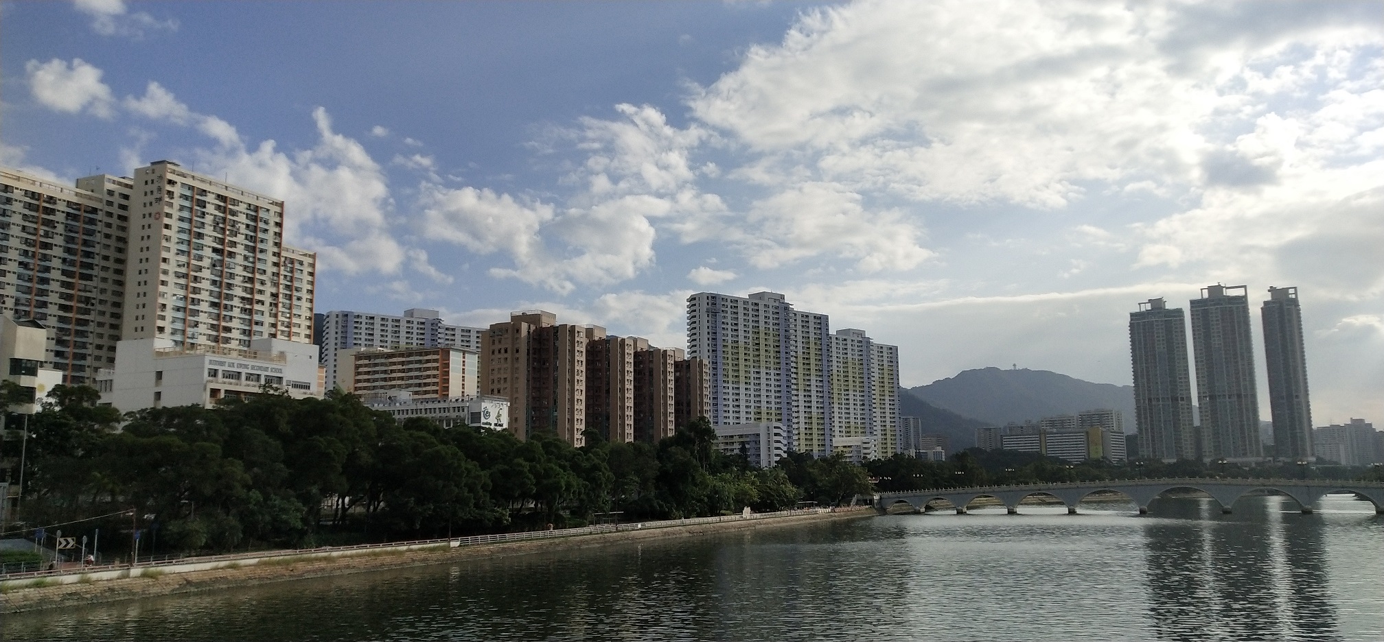 Nice autumn weather makes Sha Tin New Town cityscape look very nice