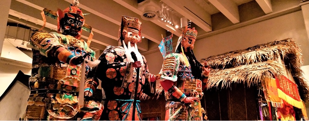 The King of Ghosts with black face is for managing the lonely and hungry ghosts, which may be naughty, at the ceremony.