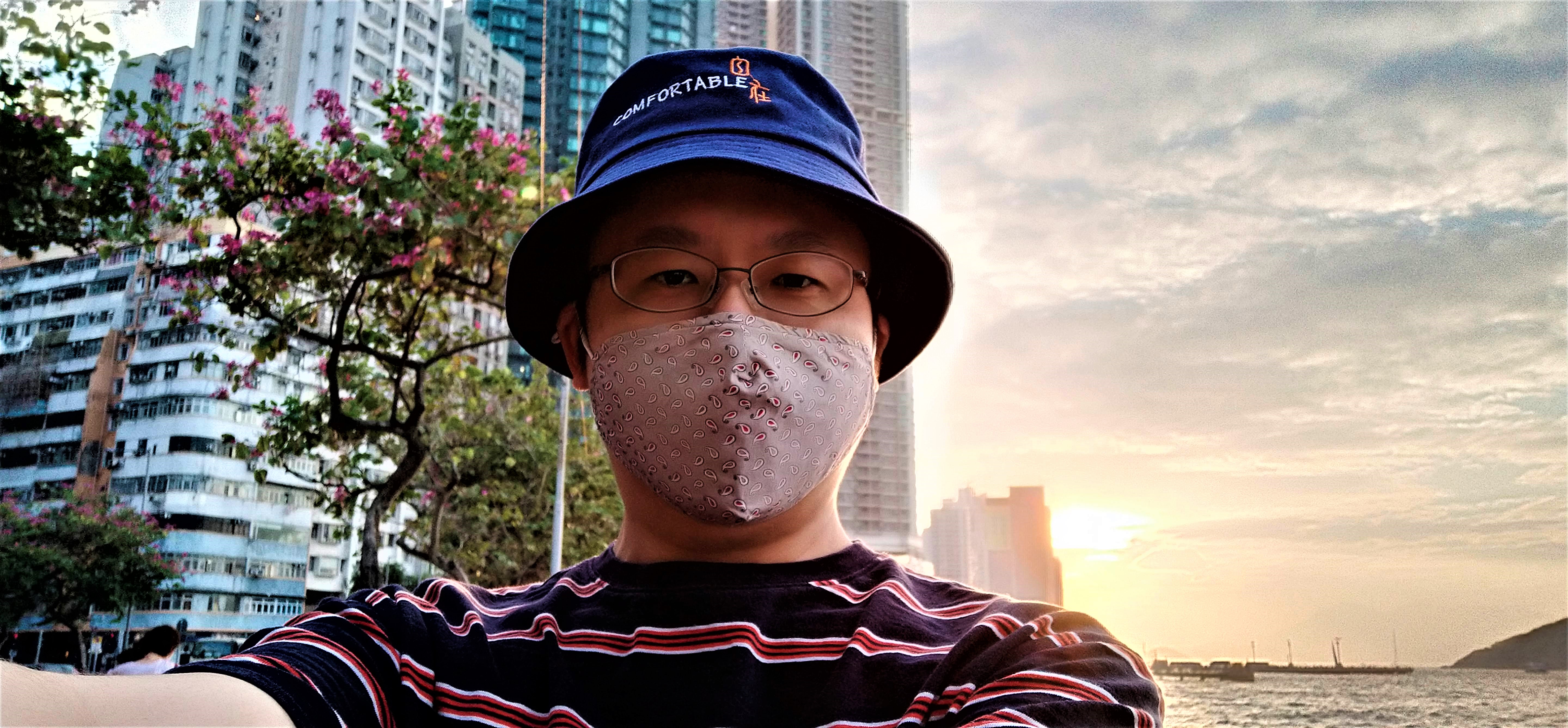 Frank also went to Kennedy Town to take photos for the nice sunset in November 2020.