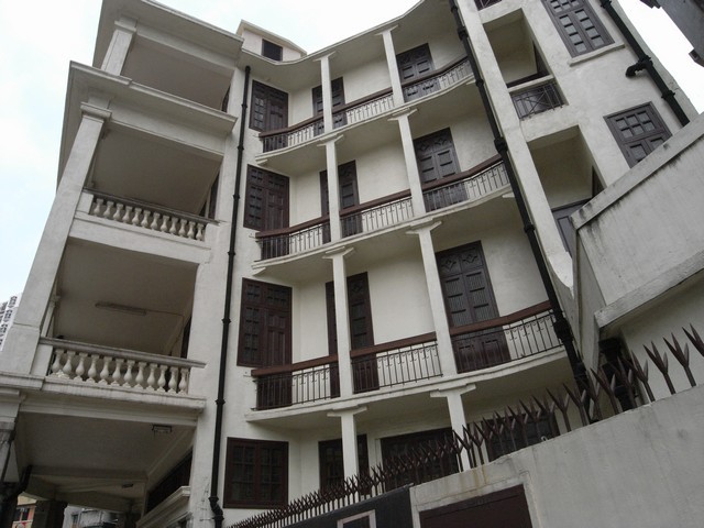 Lui Seng Chun Building has been restored as a Chinese Medicine and healthcare centre.