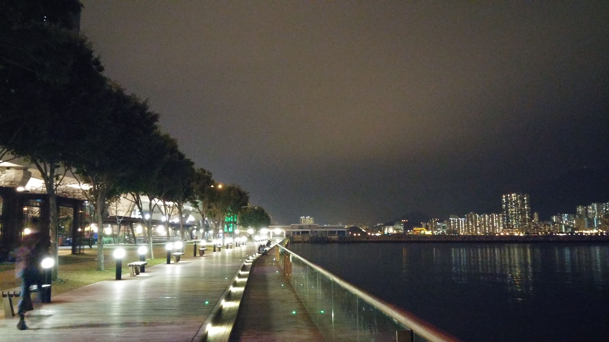 Night view of Kwun Tong Promenade
