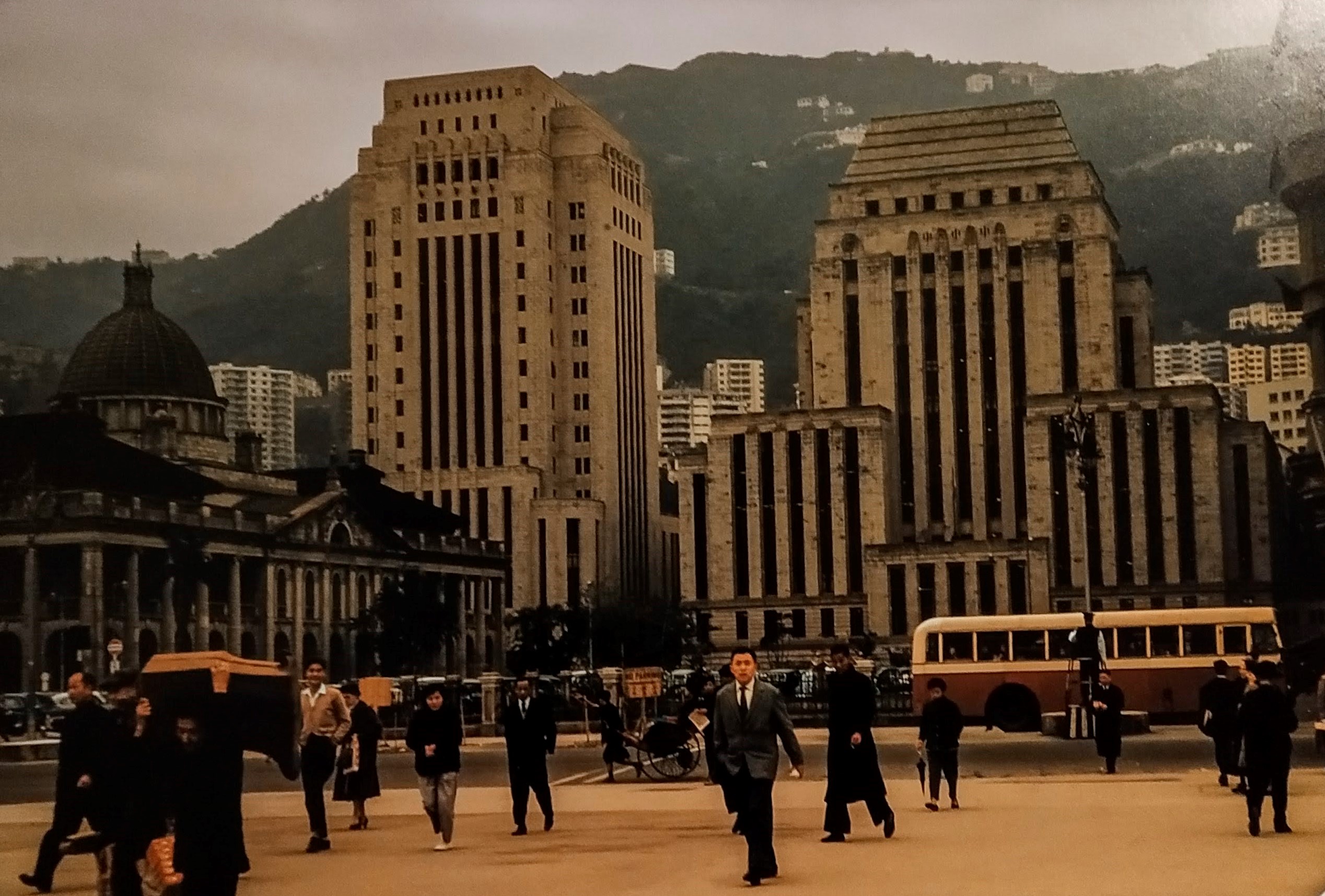 Old photo shows the old Bank of China and old HSBC Main Building.