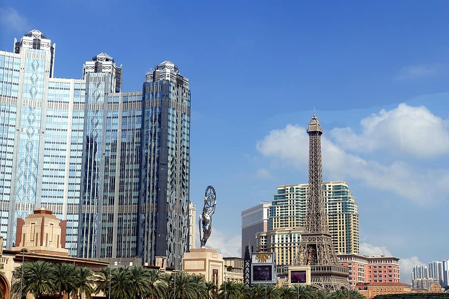 Mini Eiffel Tower and other casino resorts in Cotai Macau