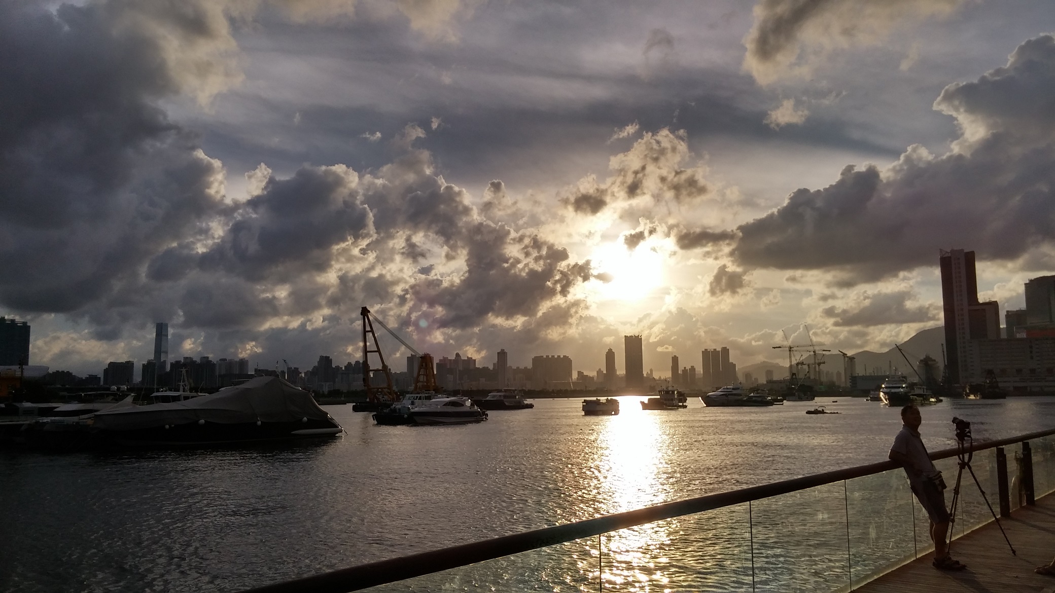 Sunset at Kwun Tong Promenade.