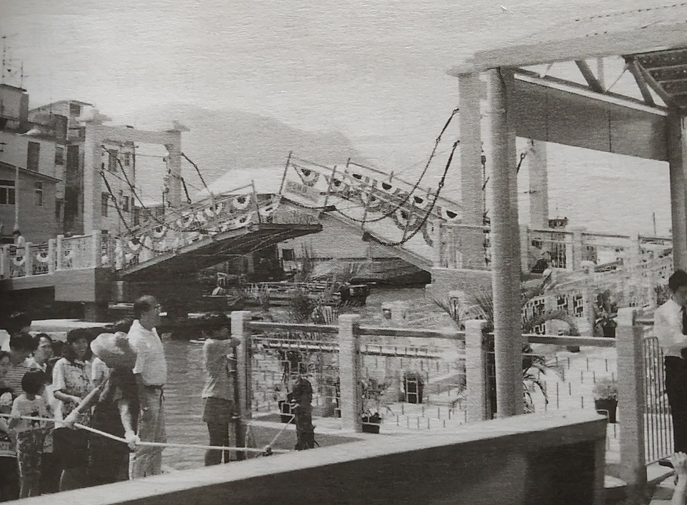 rope-drawn ferry, draw bridge, Tai O