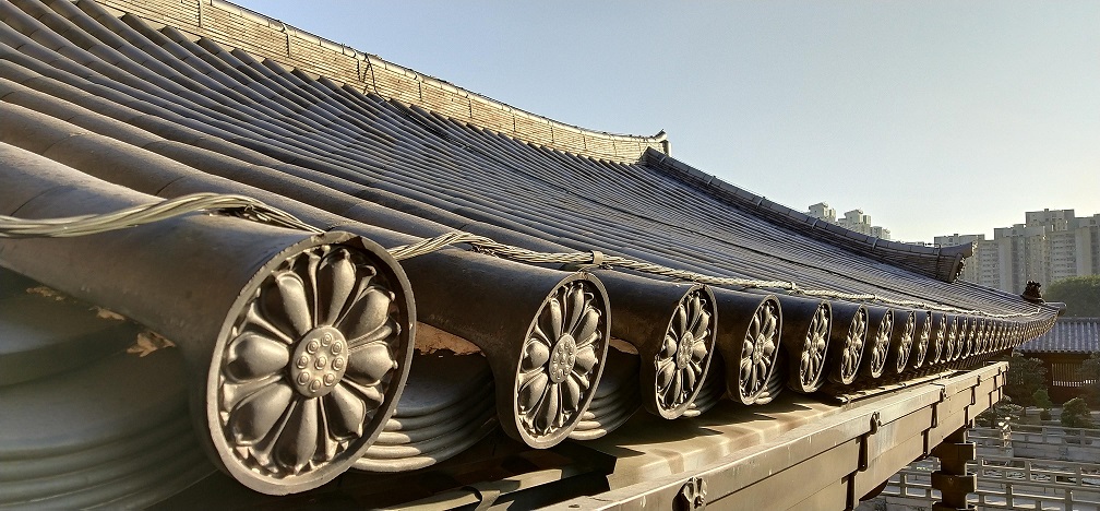 Eaves tiles of Chi Lin Nunnery