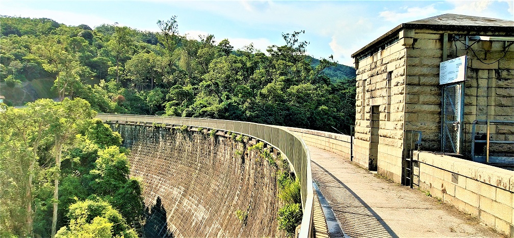 The dam of Kowloon Reservoir.