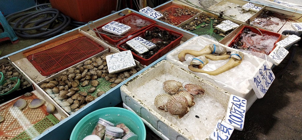 Seafood market at North Point Ferry Pier