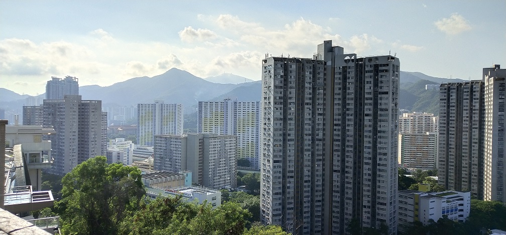 See the good view of Sha Tin at Shui Chuen O Estate's lookout point.