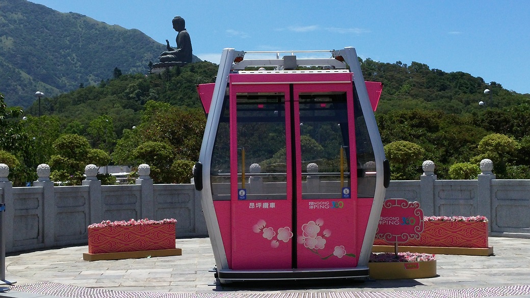 With good planning, you can finish taking cable car and visiting Big Buddha in one morning.